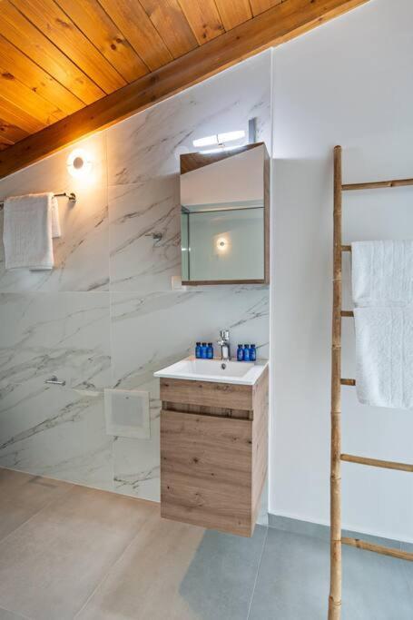 Pánormos Sofia Suite, A Seafront Hideaway ! מראה חיצוני תמונה